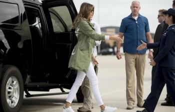 ميلاينا ترامب تلبس معطف يحمل رسالة