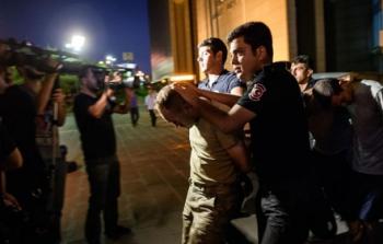 السلطات التركية قامت بحملة اعتقالات واسعة عقب الانقلاب الفاشل