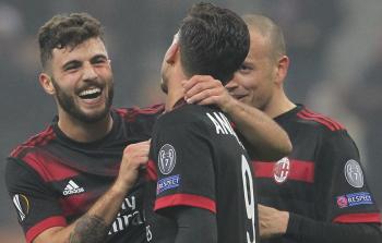 لاعبو فريق ميلان الإيطالي