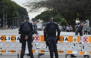الشرطة البرازيلية تغلق الطريق المؤدي إلى البرلمان 
