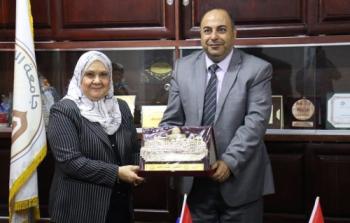 خلال الزيارة