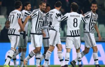 لاعبو يوفنتوس يحتفلون بأحد الأهداف