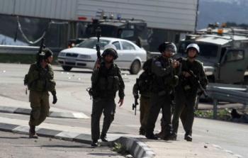 قوات الاحتلال تطلق النار على شاب قرب حاجز حوارة