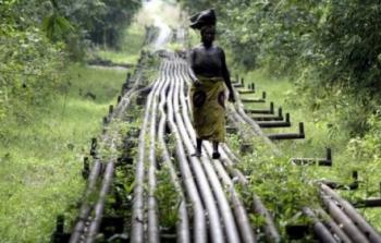 تتعرض أنابيب النفط والغاز في نيجيريا إلى هجمات الجماعات المسلحة