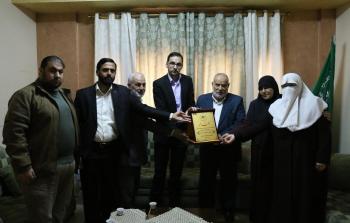 التشريعي يزور عائلة الرنتيسي في ذكرى استشهاده ال14