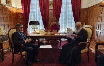 السفير طوباسي يسلم رسالة تهنئة لرئيس أساقفة اليونان وممثل البطريرك المسكوني بعيد الفصح
