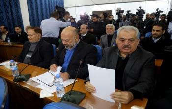 نواب خلال جلسة للمجلس التشريعي في غزة