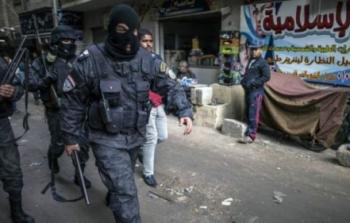 عناصر من القوات الخاصة المصرية تجوب شوارع القاهرة في الذكرى الخامسة لثورة 25 يناير/ كانون ثاني