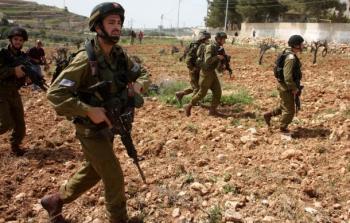 قوات الاحتلال تصادر اراضي المواطنين بالضفة الغربية 