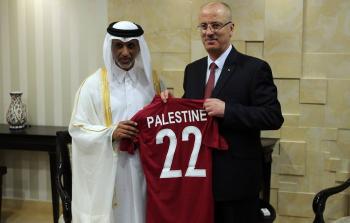  رئيس الوزراء رامي الحمد الله يلتقي  رئيس الاتحاد القطري لكرة القدم 