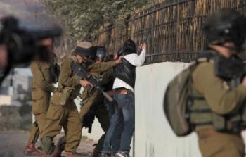 الاحتلال يعتقل فلسطينيين
