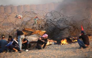 شبان فلسطينيون قرب حدود غزة