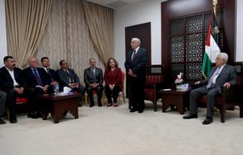 الرئيس عباس اثناء لقاء العلماء الفلسطينين