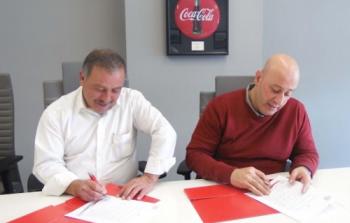توقيع اتفاق لشركة كوكا كولا
