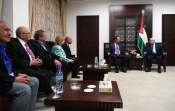 الرئيس، محمود عباس، أثناء لقاء منتدى برلمان السلام الاسرائيلي