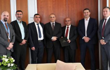 الاتصالات الفلسطينية والجامعة العربية الأمريكية توقعان اتفاقية تعاون