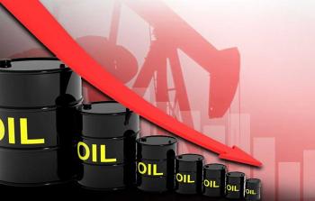 أسعار النفط اليوم تشهد انخفاضَا حادًا