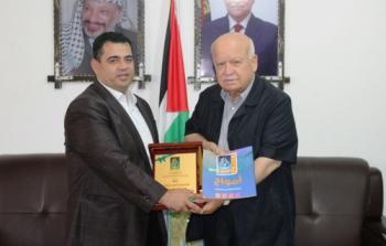 تكريم د. زكريا الأغا نيابة عن الرئيس محمود عباس