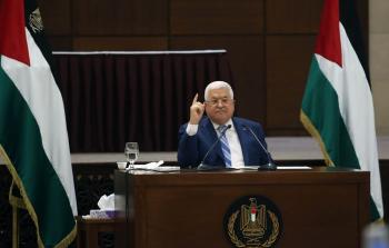 الرئيس عباس خلال اجتماع القيادة الفلسطينية
