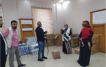 جمعية بيتنا توزع أدوات مساعدة على الأسر الأكثر ضعغا شمال غزة