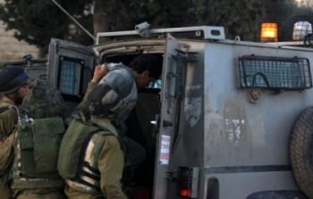 قوات الاحتلال تعتقل فلسطيني -ارشيف-