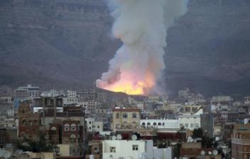 آثار هجوم لطائرات التحالف على مواقع للحوثيين في صنعاء - أرشيف.