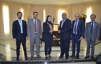 جامعة فلسطين تستقبل المدير الإقليمي لبنك القدس