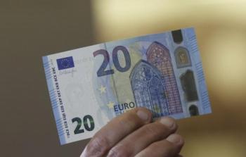 تراجع اليورو