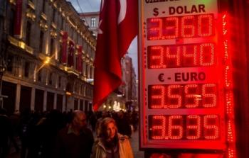 العملة التركية خسرت منذ مطلع العام حوالى 7 بالمئة من قيمتها مقابل الدولار،