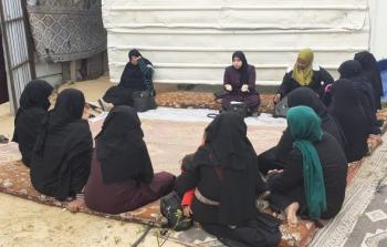 جانب من الوشة التوعوية التي نظمها لجان العمل النسائي شمال غزة حول الزواج المبكر