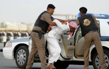 الشرطة السعودية تعتقل أجنبيًا زعم ابتكار لقاح كورونا لجني المال
