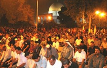 مواطنون فلسطينيون يعتكفون داخل المسجد الأقصى