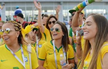 مشجعات منتخب البرازيل