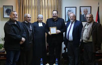 مجلس أمناء مدارس الفرير يكرم الوزير صيدم