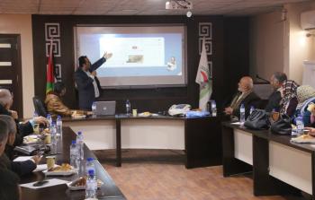 صورة أثناء التقيم للدكتور زيادة