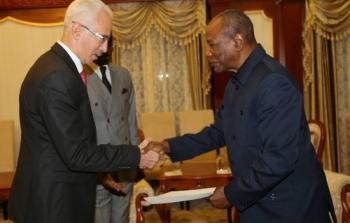 أبو بكر يلتقي وزير خارجية غينيا كوناكري 