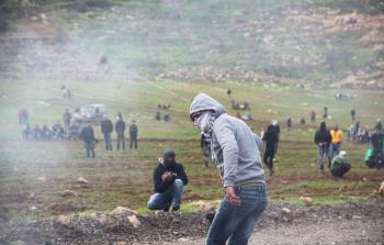 إصابة شابين برصاص الاحتلال في هجوم للمستوطنين شمال رام الله