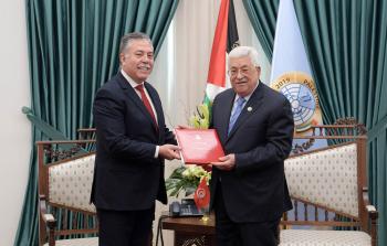الرئيس عباس يستقبل مبعوث الرئيس التونسي 