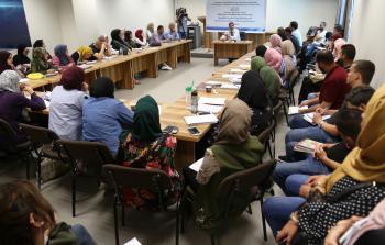 ورشة عمل حول الديمقراطية بين النظرية والتطبيق