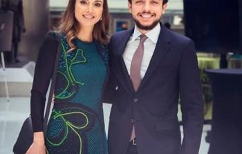 الملكة رانيا مع ابنها الأمير حسين