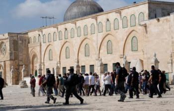 عشرات المستوطنين يقتحمون المسجد الأقصى من جهة باب المغاربة