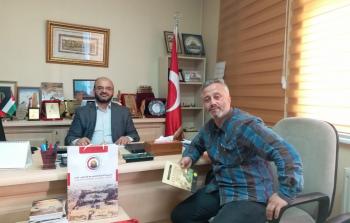 فيدار تبحث الأوضاع الفلسطيني مع رئيس جمعية الدعاة الشباب التركية