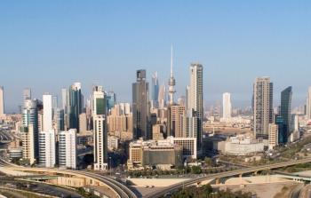 الكويت تقدم قانونا لمعالجة قضية تجارة الإقامات
