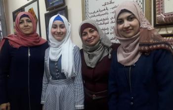 الطالبة منار سامي أبو سمهدانة