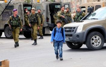 قوات الاحتلال وطلاب مدرسة 