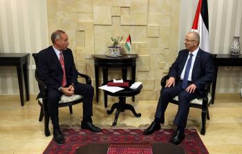 رئيس الوزراء رامي الحمد الله ورئيس بعثة الشرطة الأوروبية لدى فلسطين