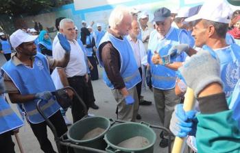 الأونروا تنفذ الجولة الثانية من حملة تنظيف المخيمات في غزة
