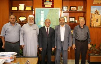 نواب كتلة التغيير والإصلاح برفقة رئيس بلدية غزة