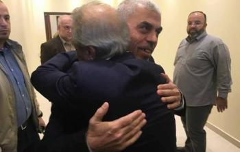 رئيس حماس بغزة يحيى السنوار خلال استقبال اللواء ماجد فرج