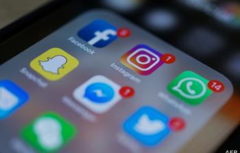 قانون للرقابة على مواقع التواصل الاجتماعي يثير جدلًا في فرنسا